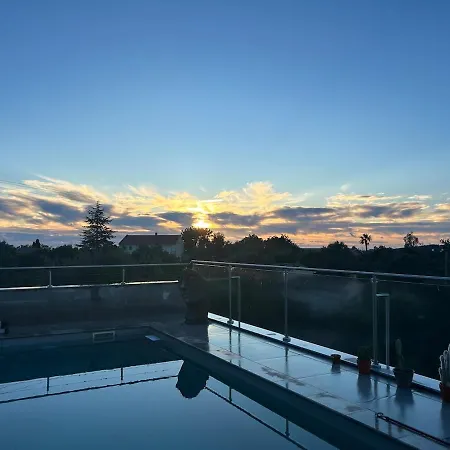 Arghja 8 à 10 Personnes, Piscine Chauffée