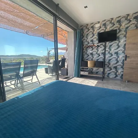 Arghja 8 à 10 Personnes, Piscine Chauffée * Conca